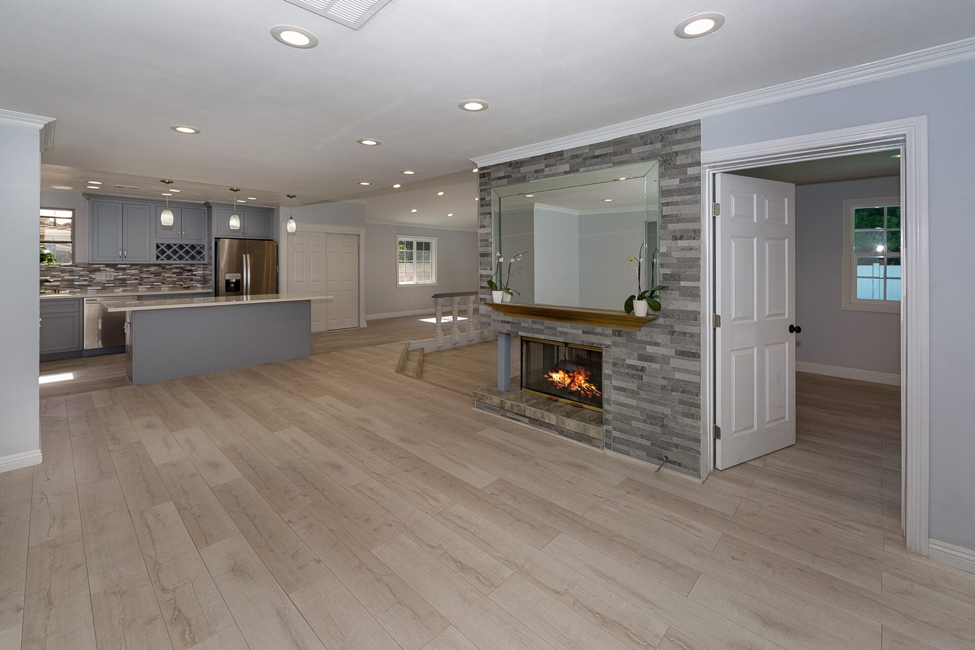 General contractors for Luxury home builder in Los Angeles